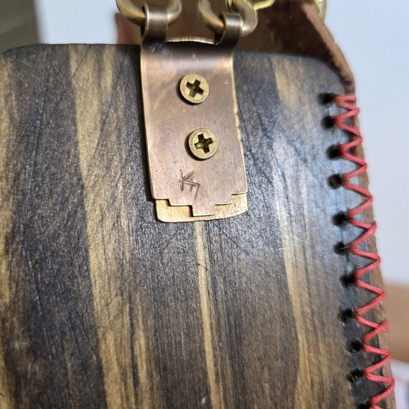 Custom/handmade full grain leather wood crossbody purse golden chain strap - Picture 10 of 14